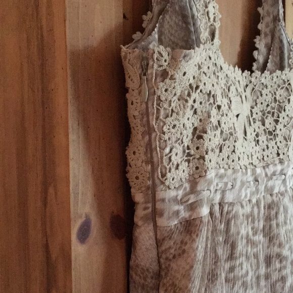 NWOT - 100% Silk Elie Tahari Top - Picture 6 of 12